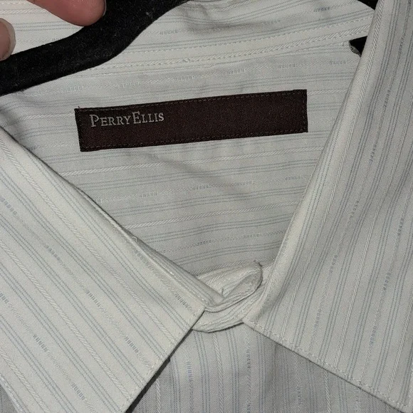 Men's size XXL button-down shirt - Picture 2 of 3